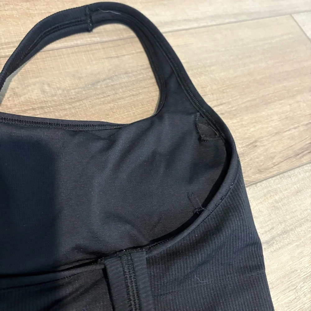 Athleta ribbed Strappy‎ back sports bra black size medium - Picture 3 of 6